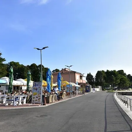 In Mit Gepflegtem Garten * Umag